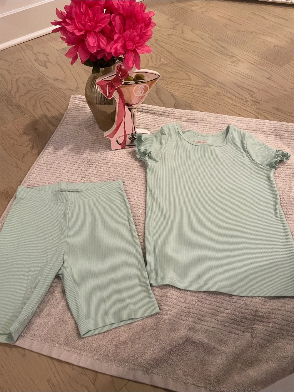Cat & Jack Mint Green Short Sleeve Top & Matching Shorts Pajama Set